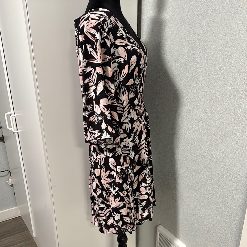 Elegant Long Sleeve Black and Pink Floral Dress - Picture 3 of 6